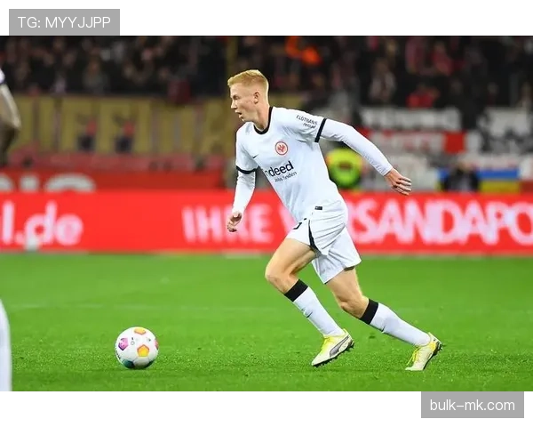 法兰克福高压逼抢战术再升级,强势延续连胜势头 法兰克福高压逼抢战术再升级,强势延续连胜势头