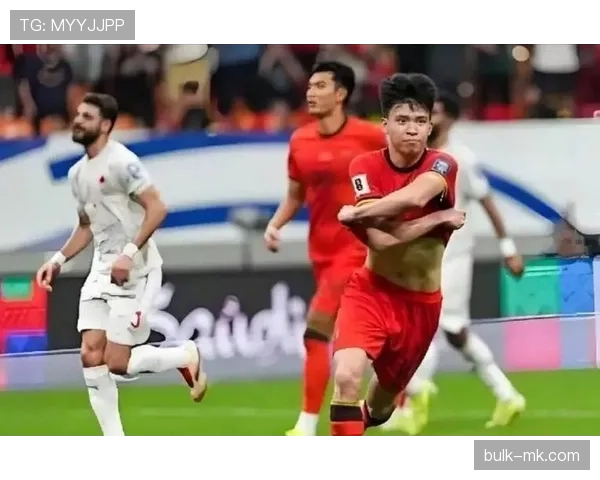 泰国球员在中超表现稳健，助力球队冲击新赛季冠军荣耀