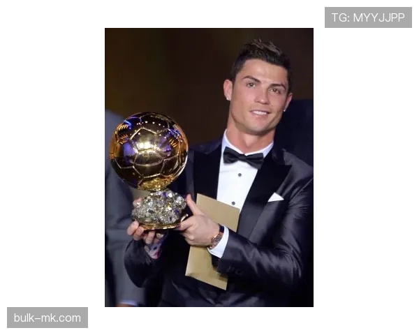 梅西 vs 克鲁伊夫:技术风格与时代影响力对比 梅西 vs 克鲁伊夫:技术风格与时代影响力对比