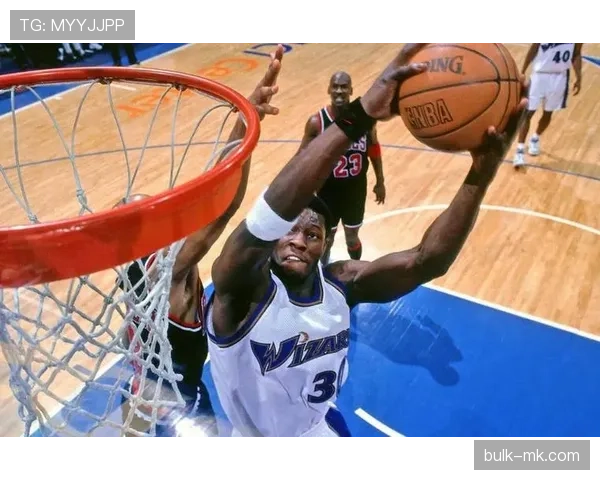 本·华莱士防守战术主导内线防守效率提升明显