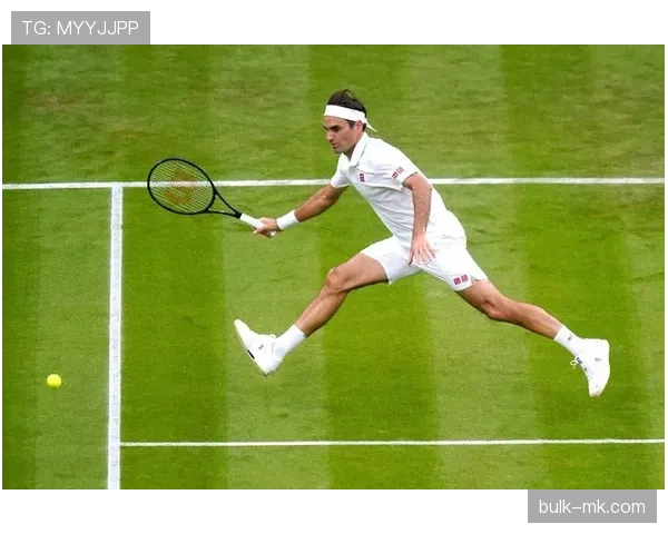 费德勒家里这么安静，球拍都成装饰品了？